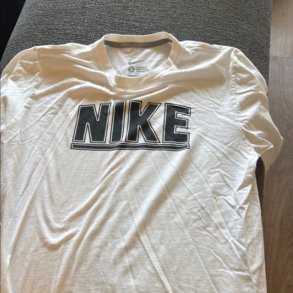 Nike Men's White T-Shirt